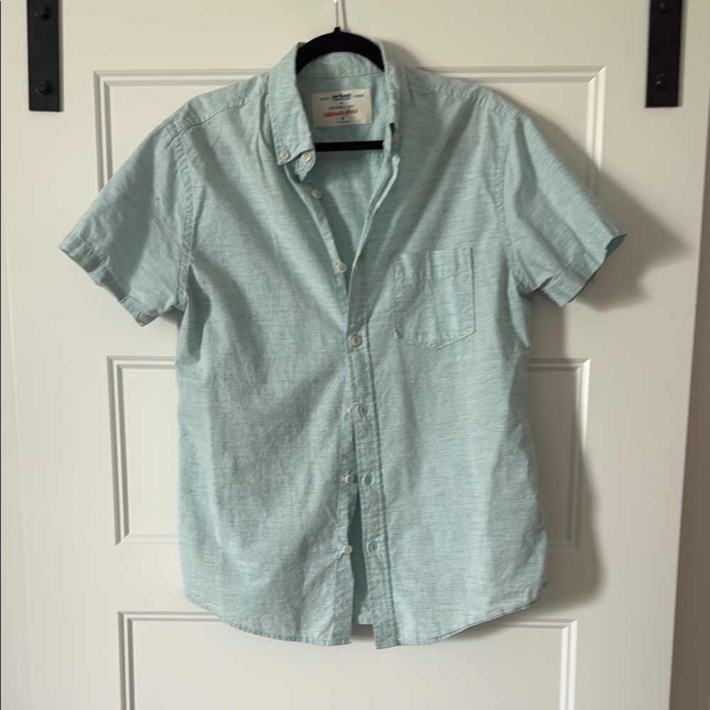Urban Pipeline Light Blue Casual Button Down Shirt